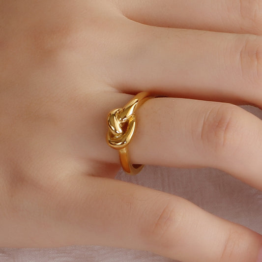 Valerie Truelove Knot Ring